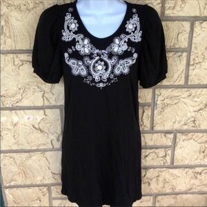 Sweeties Black & white Long Tunic top Size XS Comfy